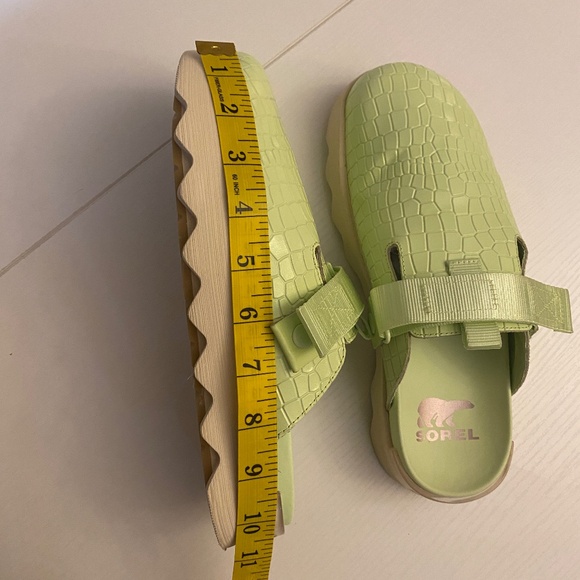 Sorel Viibe Slide On Clogs Luminous Lime Size 9.5 - Picture 12 of 13